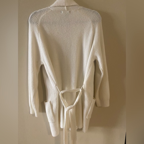 Lumière: Cream White Cardigan Sweater - Picture 4 of 4